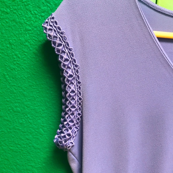 Express Blouse - Picture 2 of 4